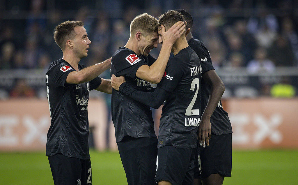 英国威廉希尔-拜仁慕尼黑连胜门兴格拉德巴赫，稳坐榜首