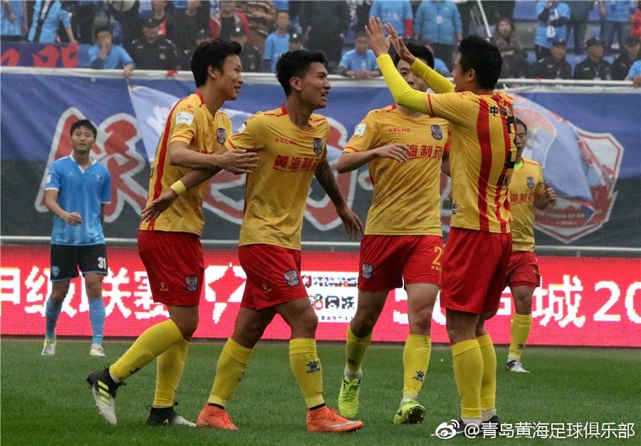 教练团队制定新战术,力图在接下来的比赛中取胜 教练团队制定新战术,力图在接下来的比赛中取胜