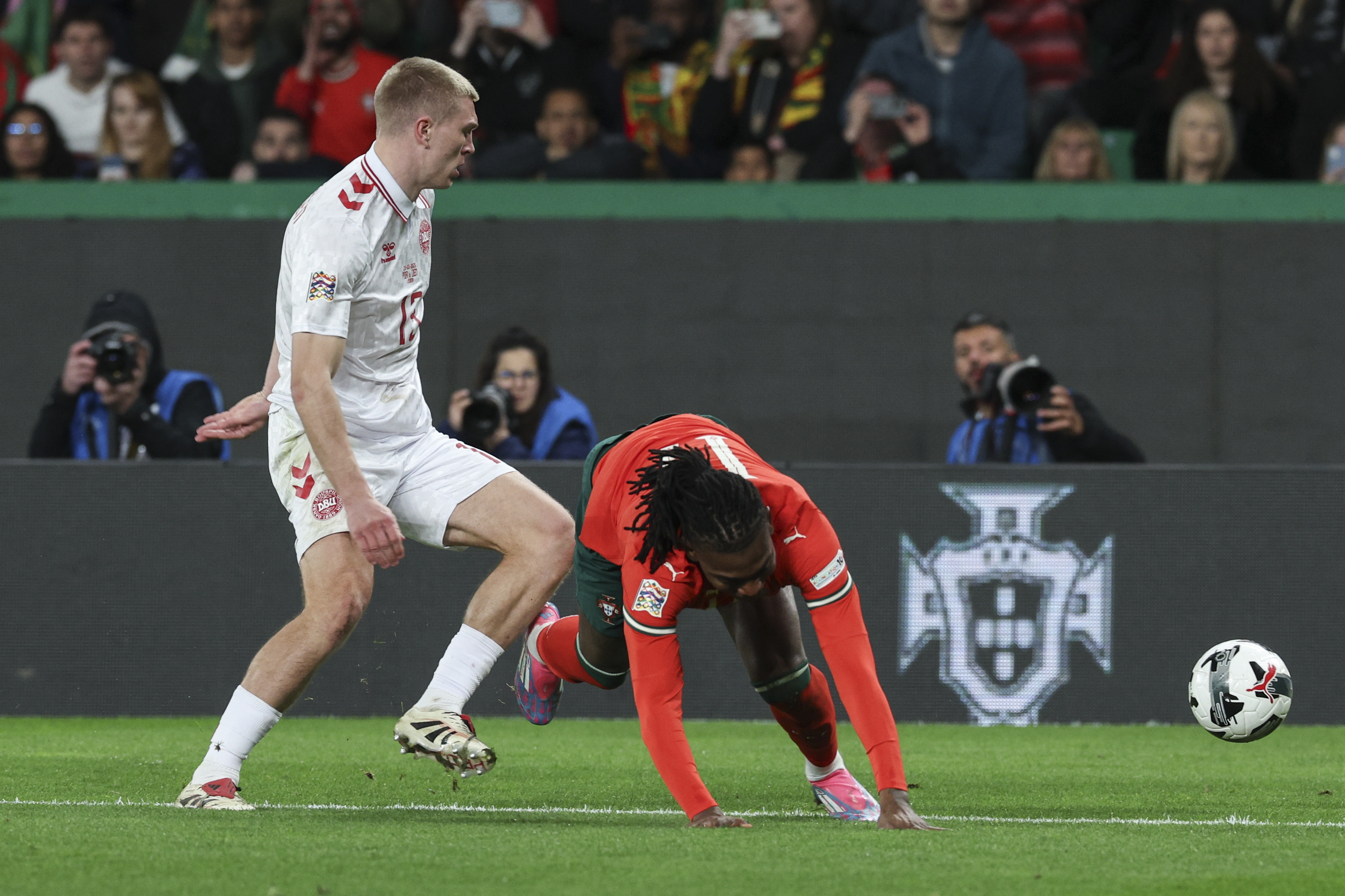 葡萄牙女足憾失晋级,告别本届比赛 葡萄牙女足憾失晋级,告别本届比赛