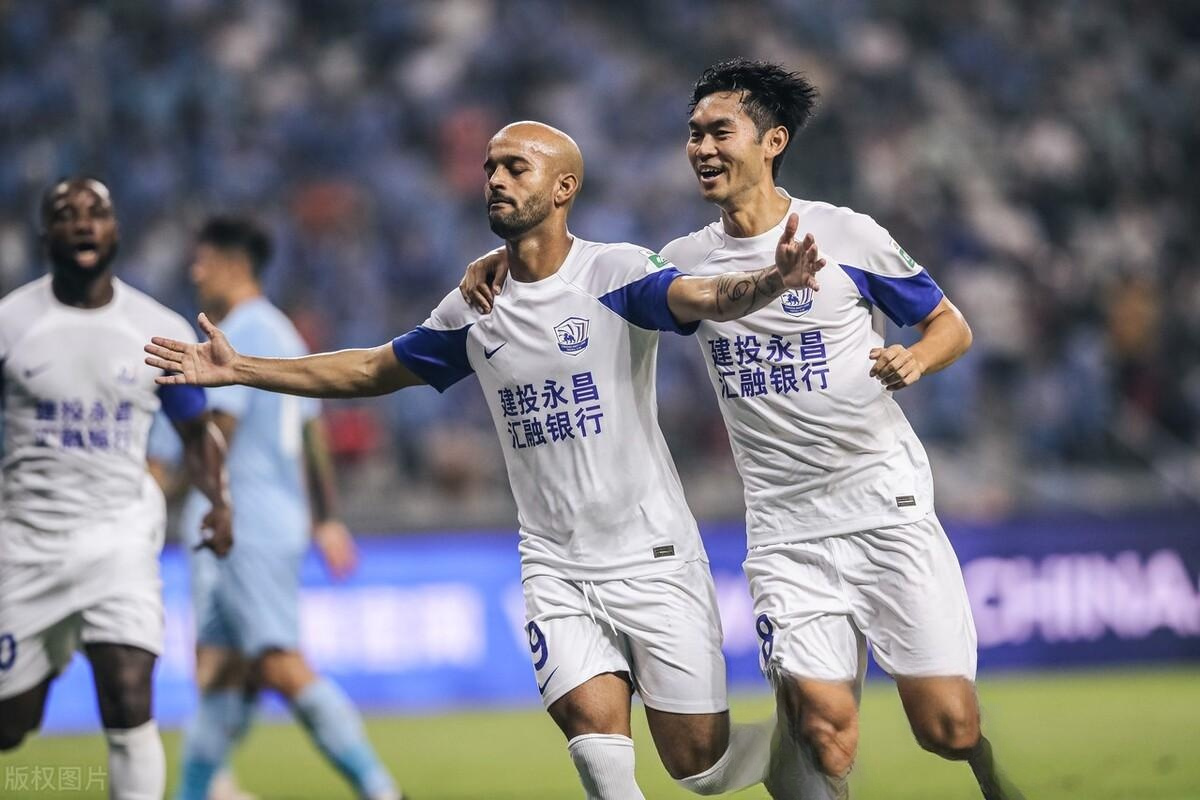 亚眠取得关键胜利,球队士气大增 亚眠取得关键胜利,球队士气大增