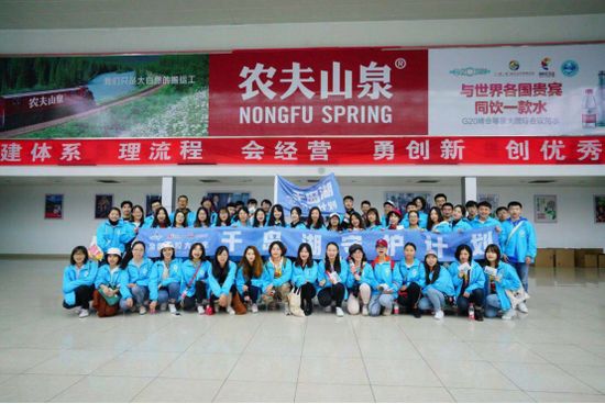 威廉希尔官网-拔河比赛精英云集，硬仗硬拼团队精神