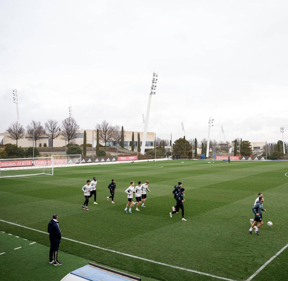 威廉希尔app-勒沃库森对战皇家马德里，争夺胜利之门