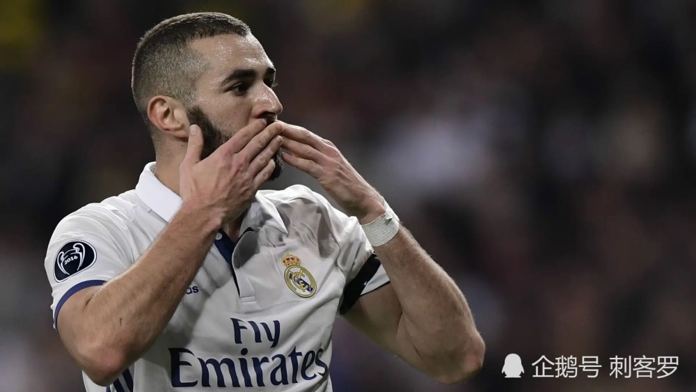 联赛冠军争夺白热化,劲旅展开殊死厮杀 联赛冠军争夺白热化,劲旅展开殊死厮杀