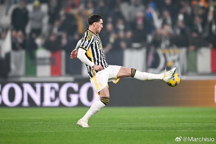 尤文图斯客场1-0小胜萨索洛,稳定积分 尤文图斯客场1-0小胜萨索洛,稳定积分