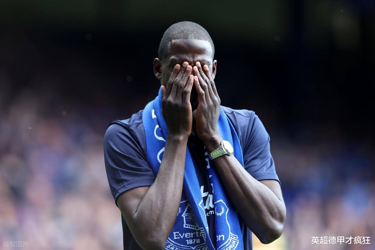 威廉希尔app-埃弗顿全队努力不懈取得胜利，助兴球迷