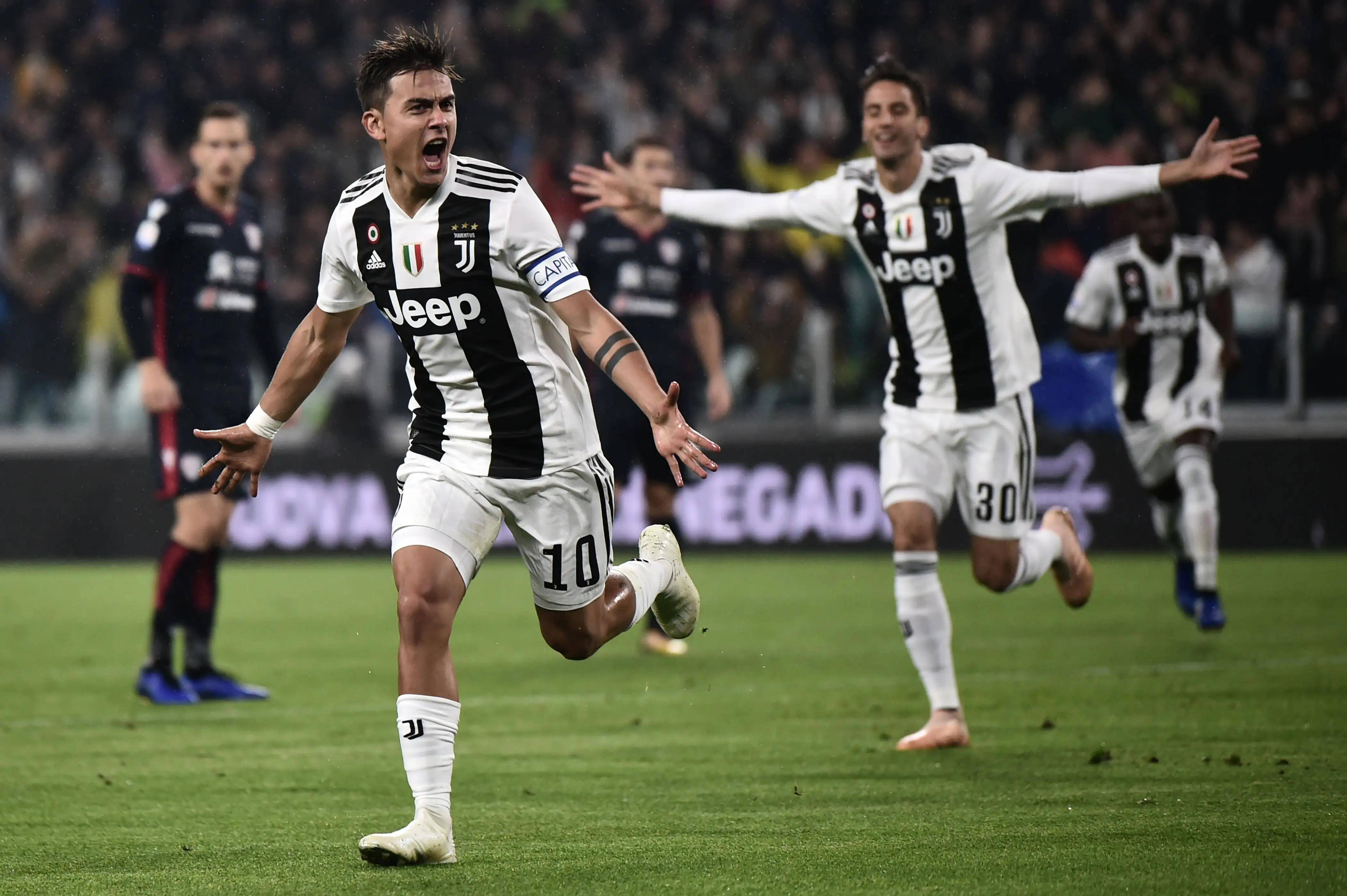 意甲赛场:AC米兰主场失利,未能保持连胜 意甲赛场:AC米兰主场失利,未能保持连胜