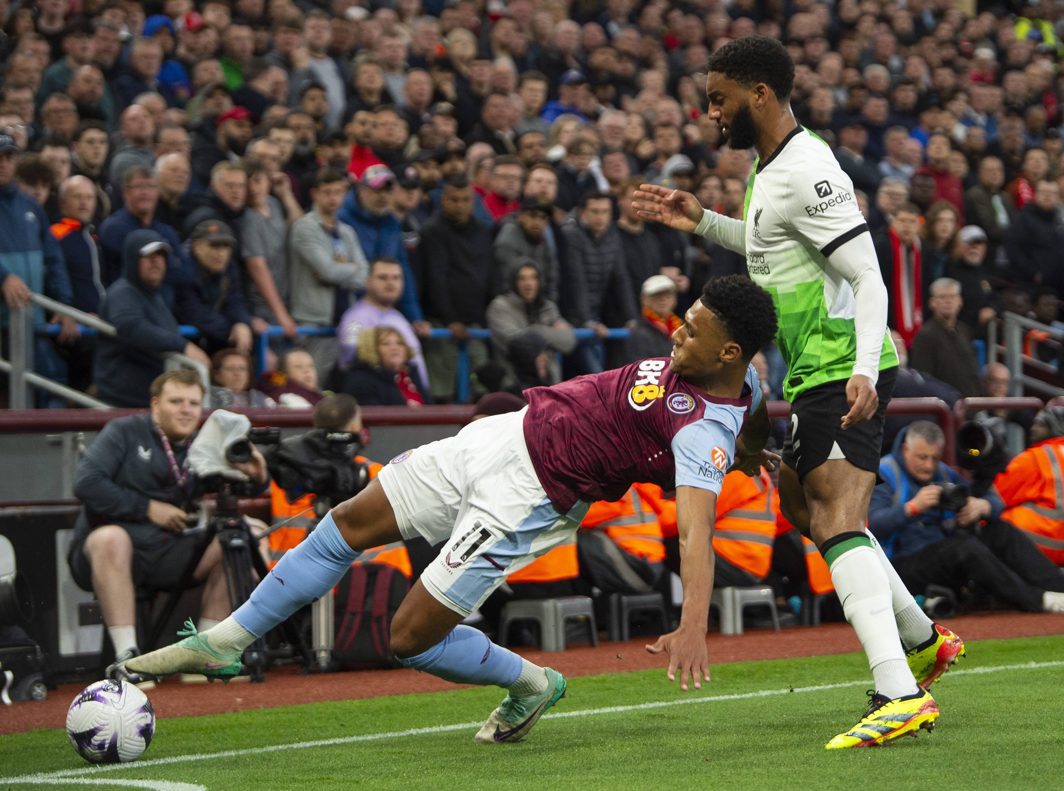 利物浦中场拼抢不放松,助球队胜出 利物浦中场拼抢不放松,助球队胜出