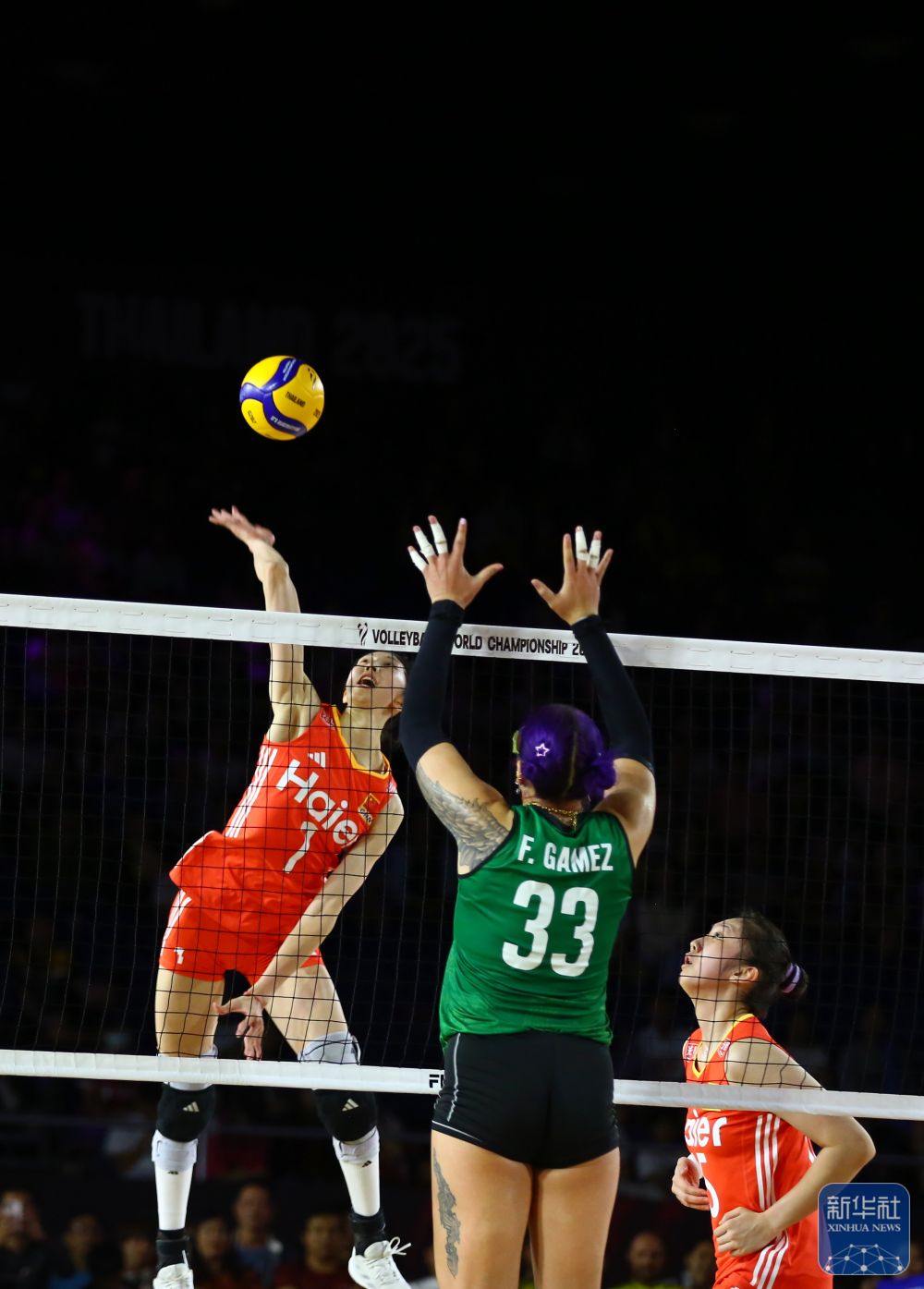 墨西哥队预备队员表现抢眼,等待入选国家队 墨西哥队预备队员表现抢眼,等待入选国家队