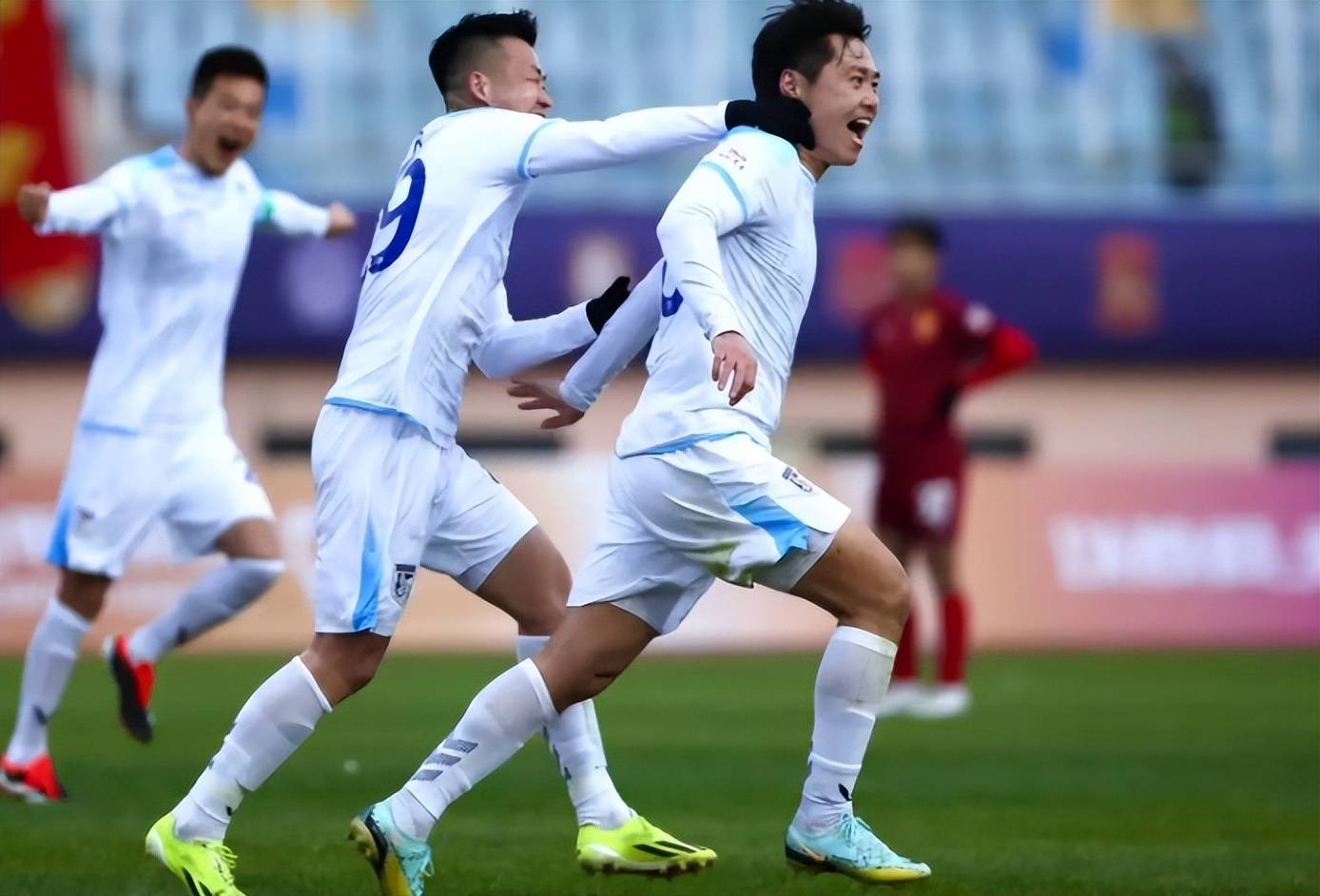 大连一方全力备战,期待扭转连败态势 大连一方全力备战,期待扭转连败态势