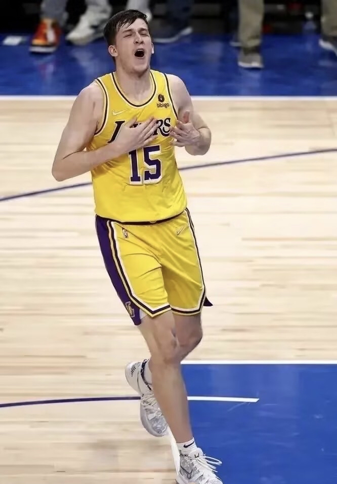 小猛龙小里弗斯表现超神，先发退役获赞