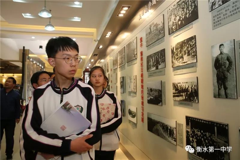 球场上的风云人物将谱写辉煌的篇章！