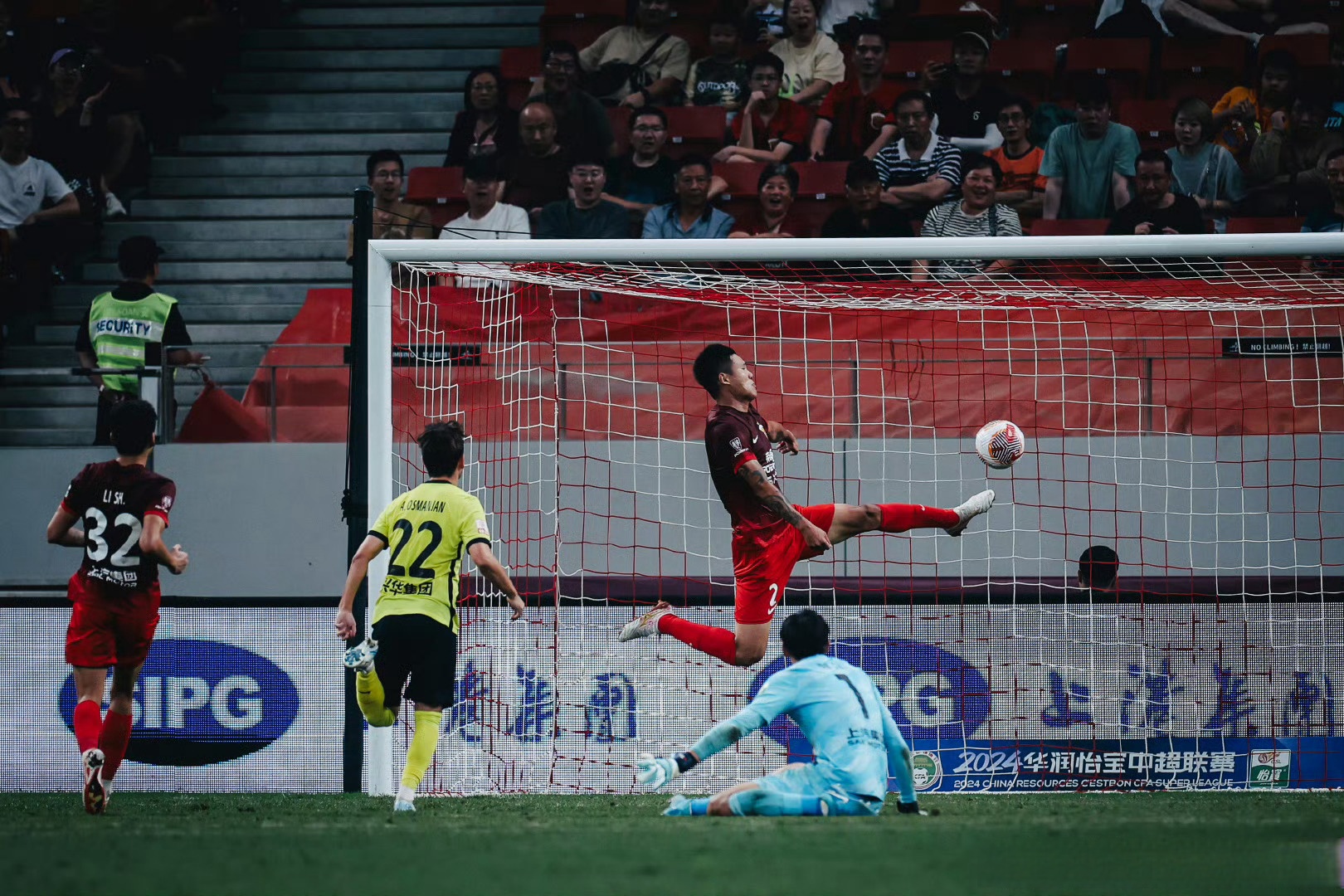 英国威廉希尔-热刺球员备战新赛季，锻炼实力迎接挑战