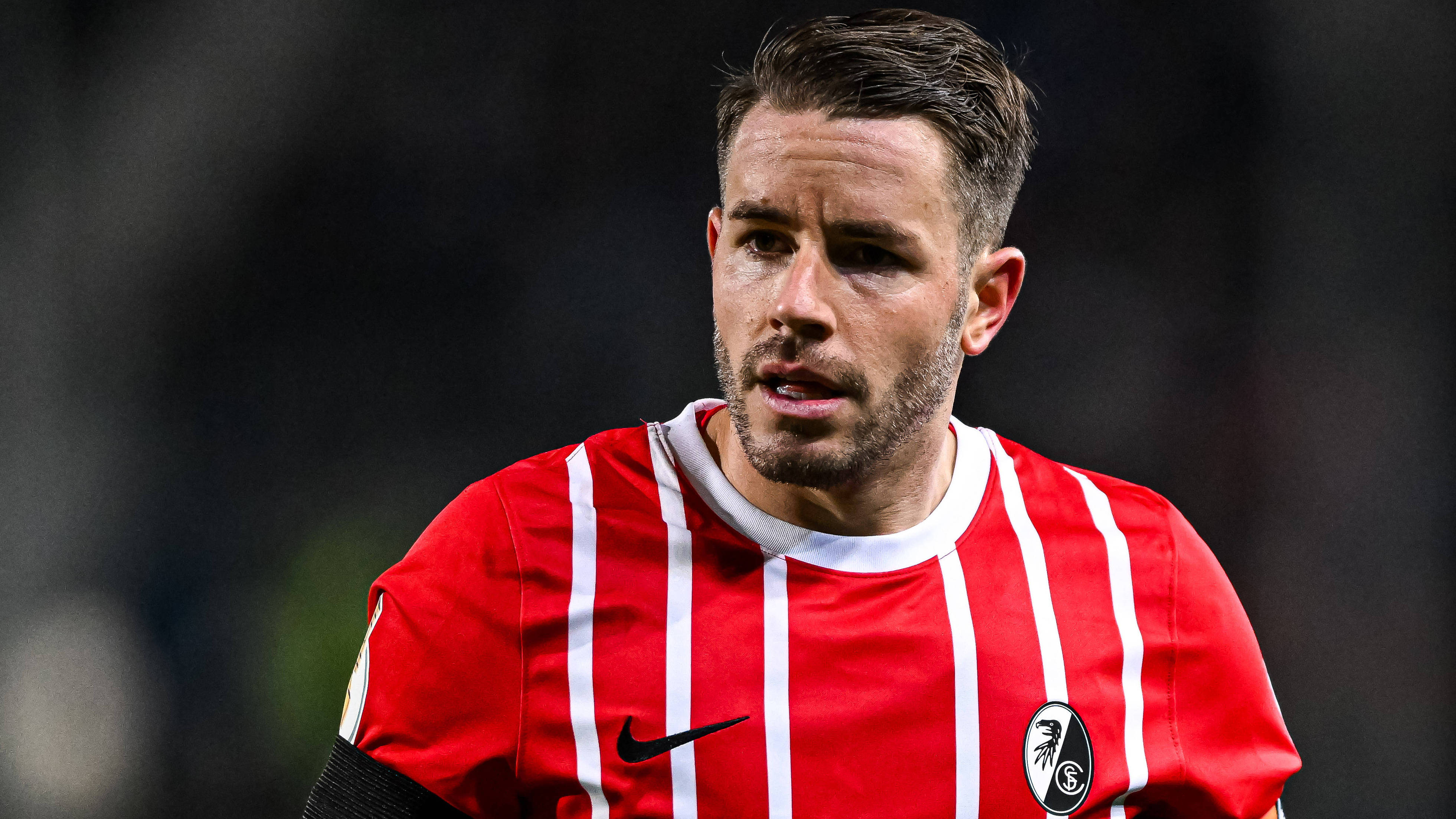 威廉希尔app-沃尔夫斯堡惊险胜利，士气大增