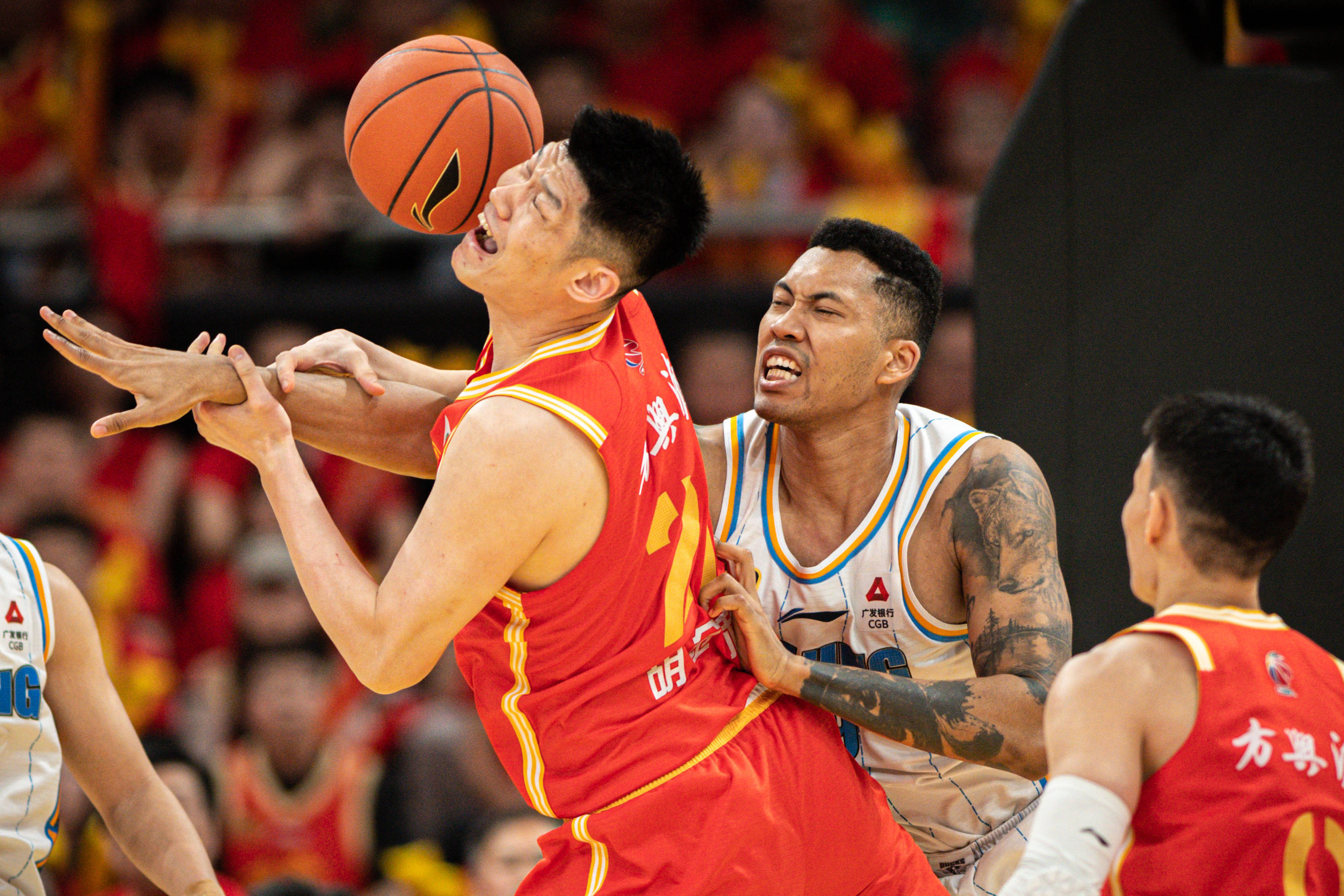 球队在比赛中迅速拉开了分数差距 球队在比赛中迅速拉开了分数差距