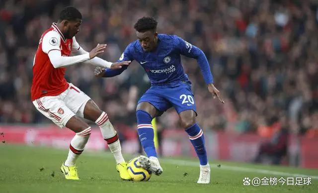 威廉希尔中文站-阿斯顿维拉主场爆冷逆袭水晶宫，英超保级大战再起波澜