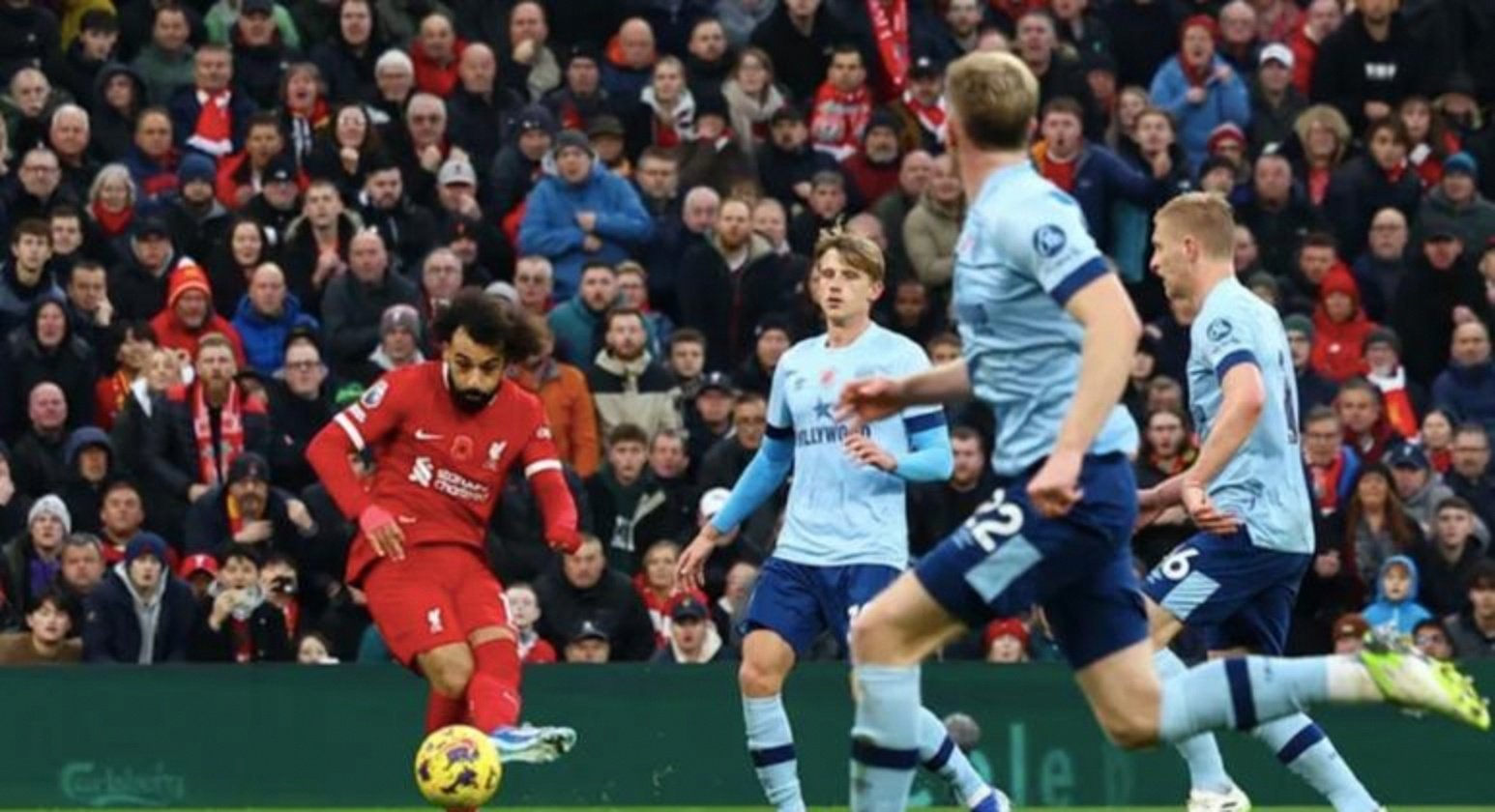 利物浦客场不敌曼联，积分境地有所波动